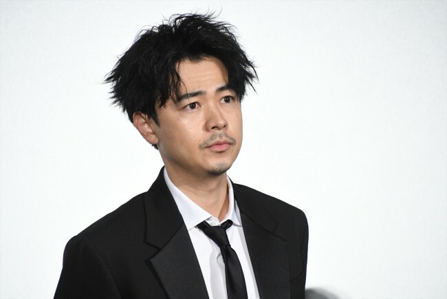 成田凌、映画『雨の中の慾情』プレミア上映舞台挨拶に登場