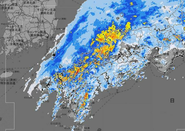 2日午前8時の雨雲の様子。九州北部、中国地方を中心に広がっている＝気象庁のウェブサイトから