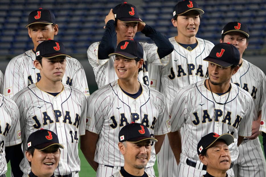 MVP受賞の大谷翔平がWBCで共にプレーした佐々木朗希のメジャー挑戦について言及した発言が波紋を呼ぶ（写真・AP/アフロ）