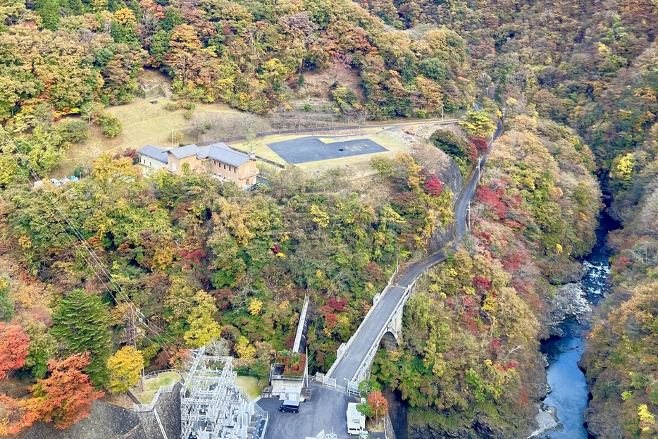 コーヒー屋店主、黒田悟志さんがバイクで訪れた奥多摩湖周辺の様子