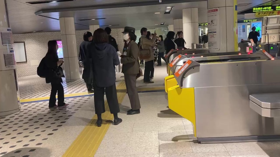 騒然とする地下鉄さっぽろ駅構内