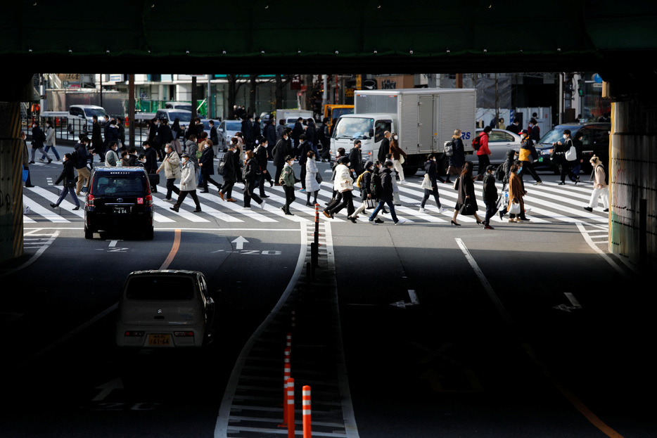 　１１月８日、内閣府が公表した９月の景気動向指数（速報値、２０２０年＝１００）は、指標となる一致指数は前月から１．７ポイント上昇した。写真は２０２２年１月、都内で撮影（２０２４年　ロイター/Issei Kato）