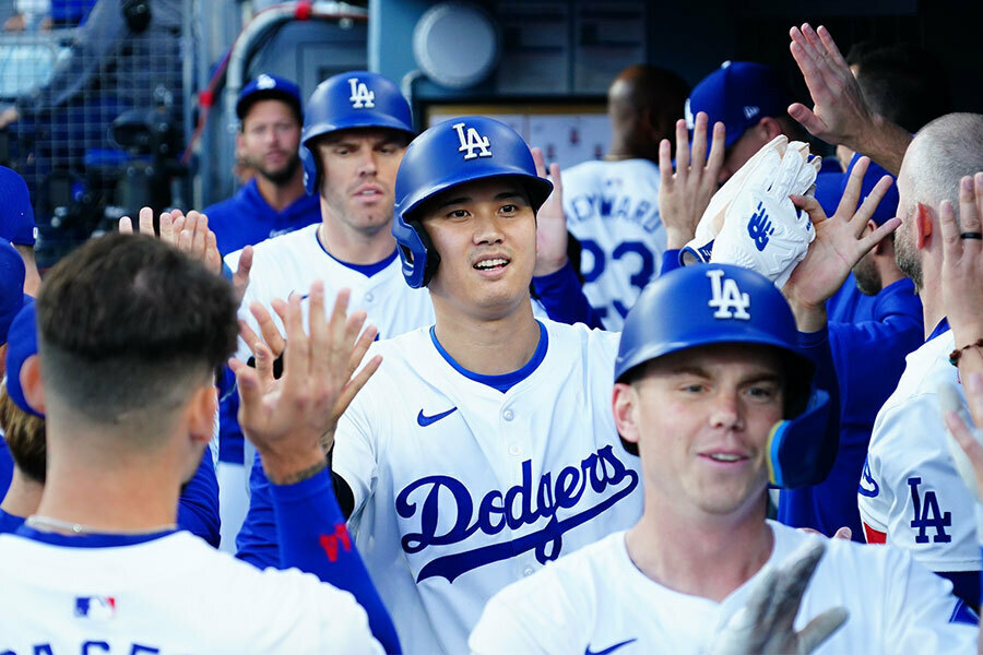 ドジャース・大谷翔平（中央）【写真：荒川祐史】