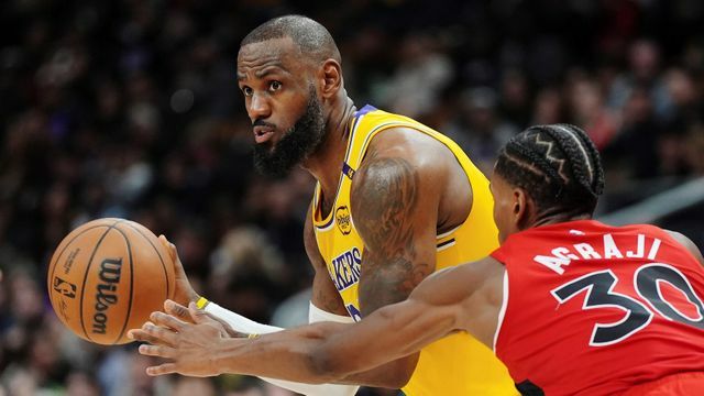 NBA通算1500試合を達成したレイカーズのレブロン・ジェームズ選手(写真：AP/アフロ)