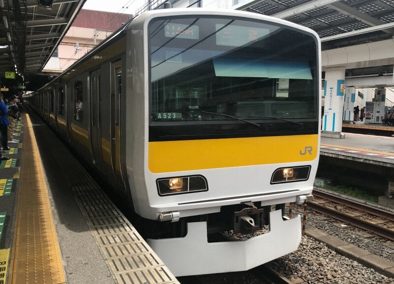 JR総武線の車両＝千葉県船橋市で2019年5月3日撮影