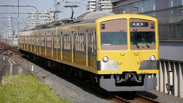 西武多摩川線の車両（画像：写真AC）。