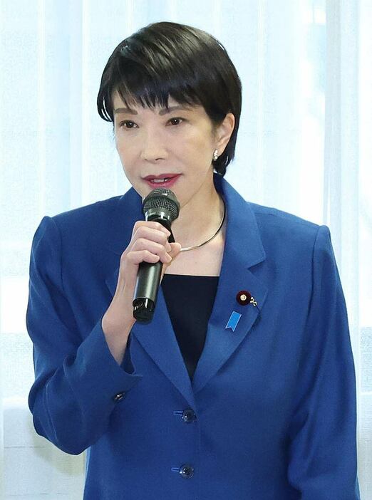 調査会の初会合で発言し、存在感を見せた高市氏