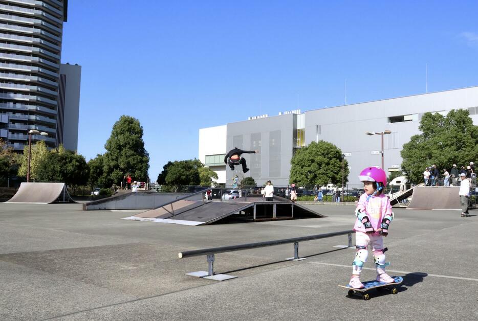 スケートボード女子ストリートの吉沢恋選手が練習に励んだ相模原市の小山公園ニュースポーツ広場＝10月