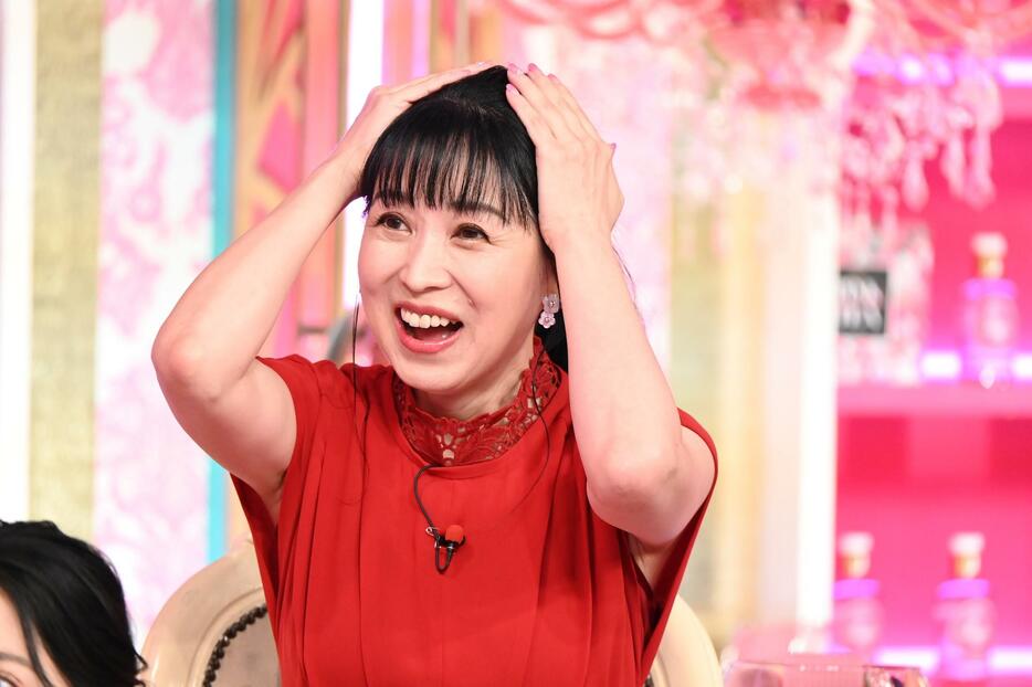 バラエティー番組「上田と女が吠える夜」にゲスト出演する西村知美さん＝日本テレビ提供