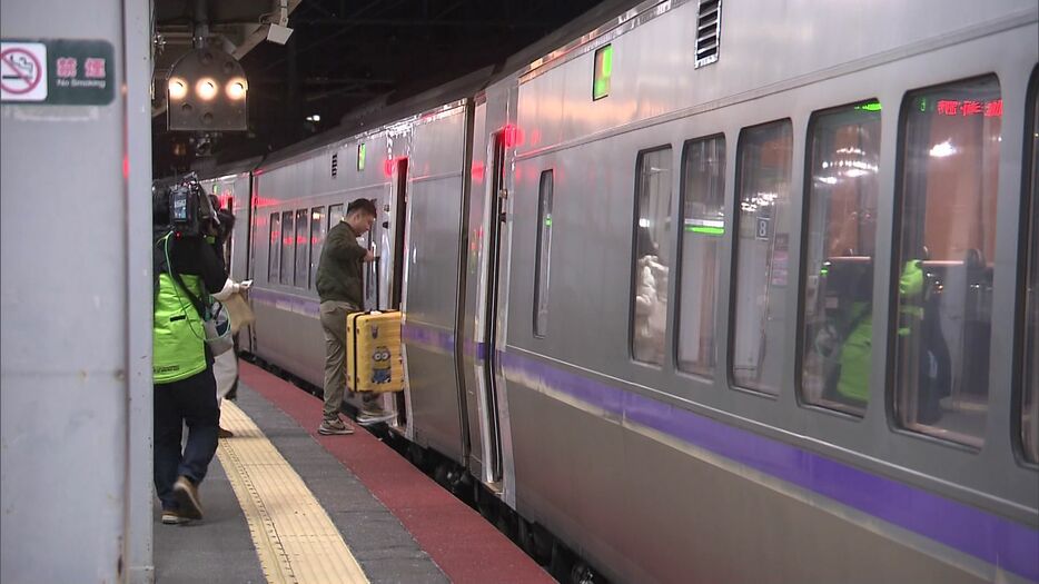 運転再開した特急電車