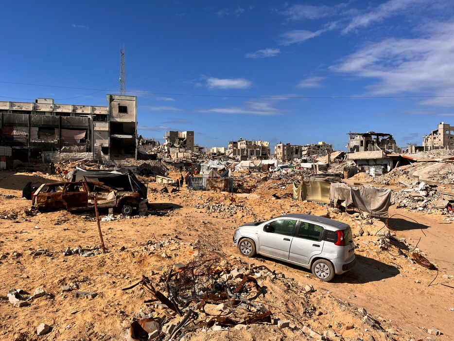 　１１月２８日、パレスチナ自治区ガザ全土で、イスラエル軍による攻撃があり、少なくとも１７人のパレスチナ人が死亡した。医療関係者が明らかにした。ガザ南部のハンユニスで２７日撮影（２０２４年　ロイター/Hussam Al-Masri）