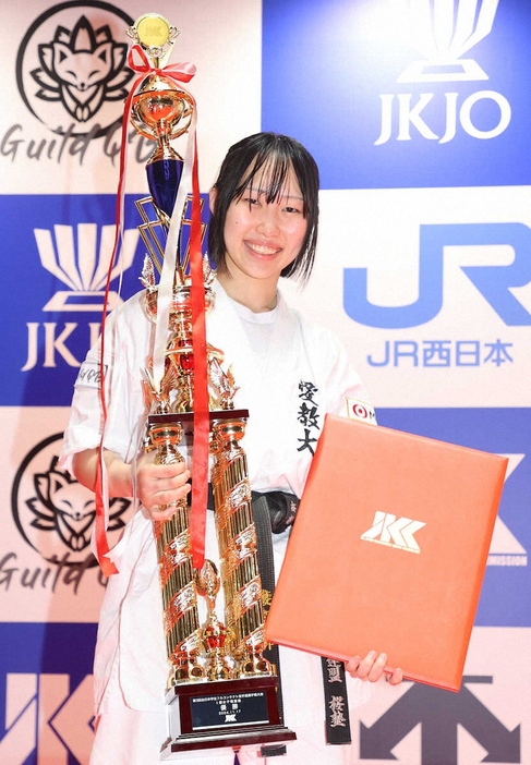 ＜空手　JKC全日本学生フルコンタクト選手権＞女子軽量級で3連覇を飾った愛知教大・岡田（撮影・村上　大輔）