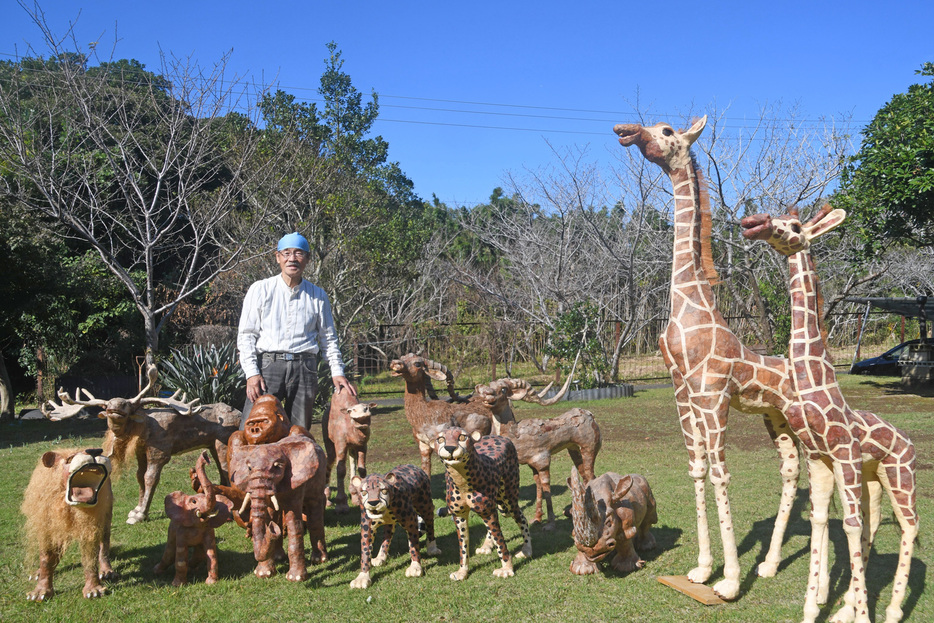 内田さんと動物の作品の数々