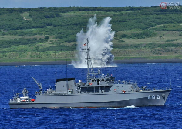 沈没した掃海艇「うくしま」の同型艇「あいしま」（画像：海上自衛隊）。