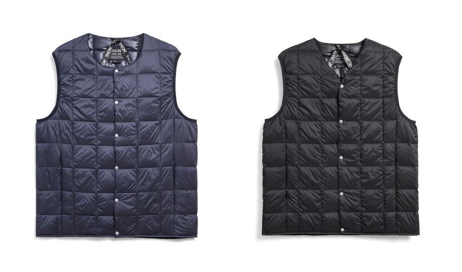 写真:向かって左 BASIC CREW NECK BUTTON INNER VEST　4,950円（税込） 写真:向かって右 BASIC V NECK BUTTON INNER VEST　4,950円（税込）