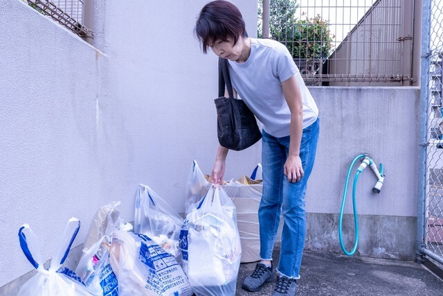 友人が住むマンションのゴミ収集所って使ってもいいの？　※画像はイメージです（J_News_photo/stock.adobe.com）