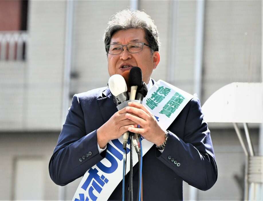 衆院選の街頭演説に臨む萩生田光一元自民党政調会長＝10月15日午前、東京都八王子市（奥原慎平撮影）