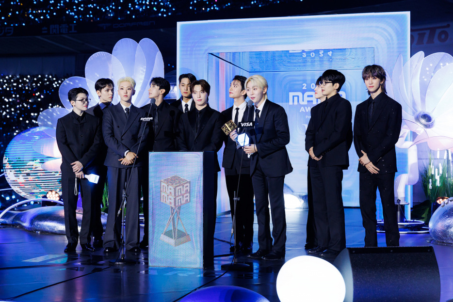 『2024 MAMA AWARDS』授賞式に登壇したSEVENTEEN（C）CJ ENM Co., Ltd, All Rights Reserved