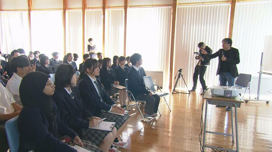 学校の魅力発信へ生徒が動画制作　コピーライターが講義　広島・大崎上島町