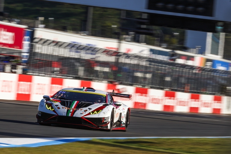 GT300：17位スタートから見事逆転勝利&前戦に続く連勝を果たしたNo.88 VENTENY Lamborghini GT3。