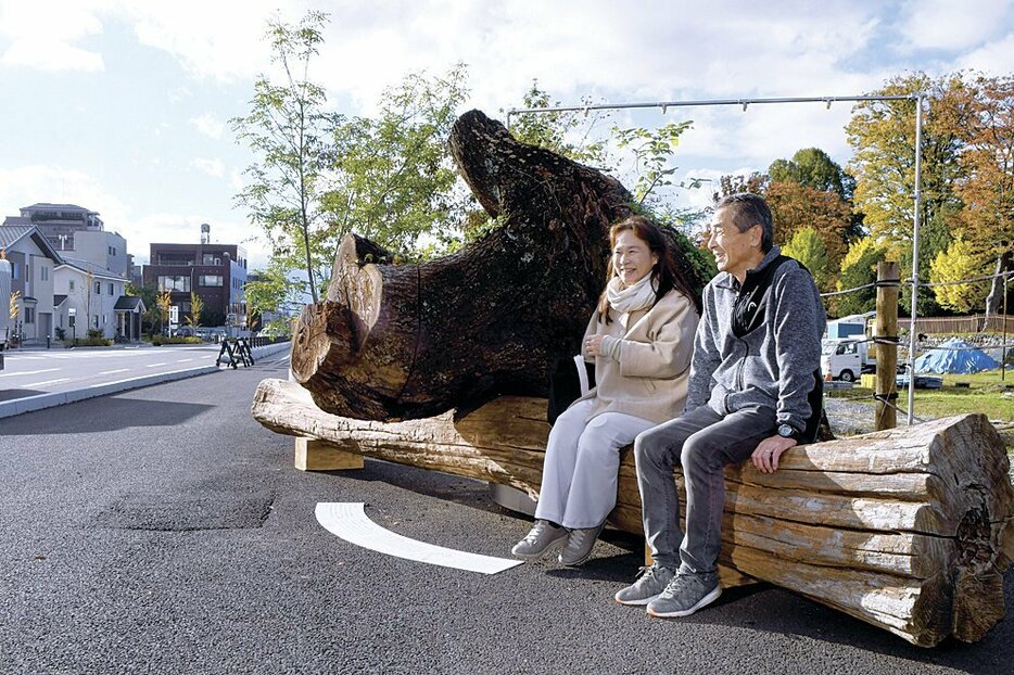 外堀大通りに出現したベンチ