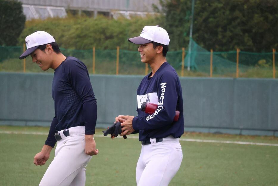 12日の優勝決定戦に向けて調整した明大・宗山塁＝府中市（撮影・児嶋基）