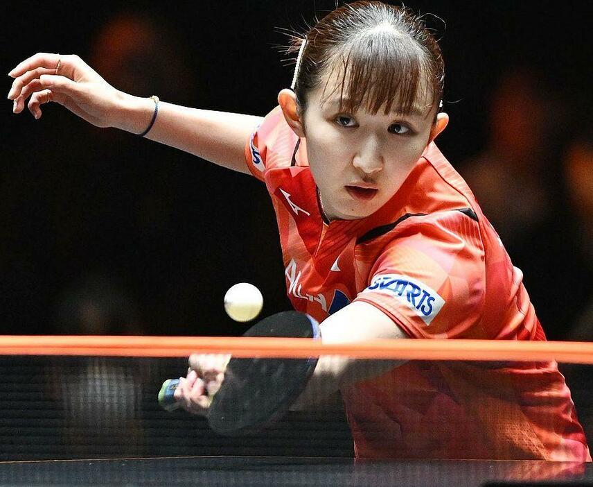 女子シングルス1回戦でルーマニア選手と対戦する早田ひな（撮影・星野楽）