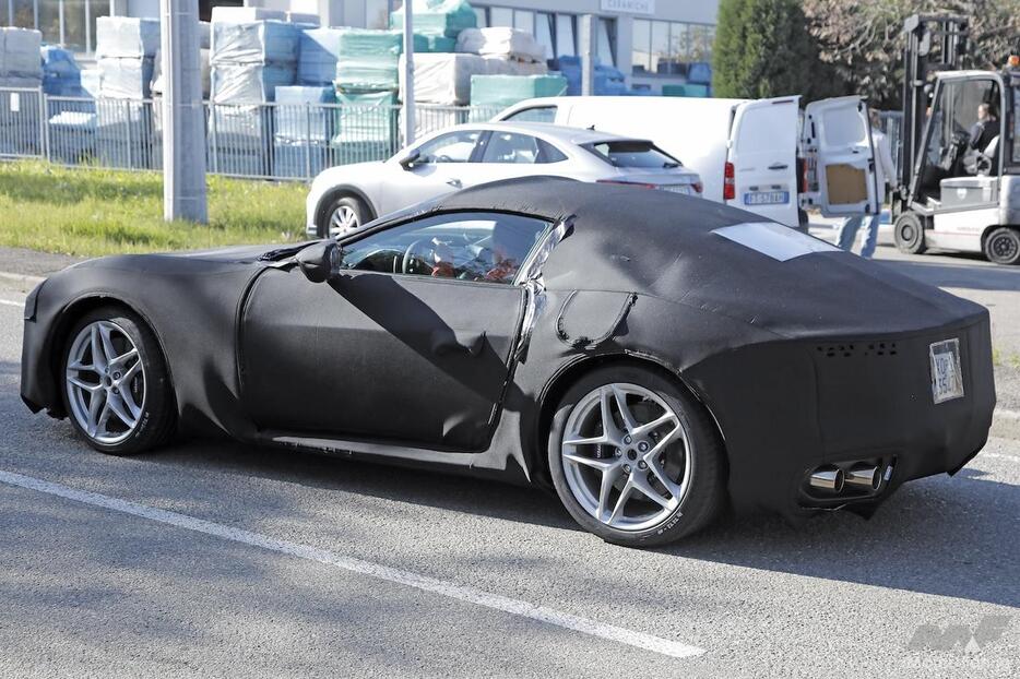 フェラーリ　ローマ後継スーパーカー　プロトタイプ スパイショット