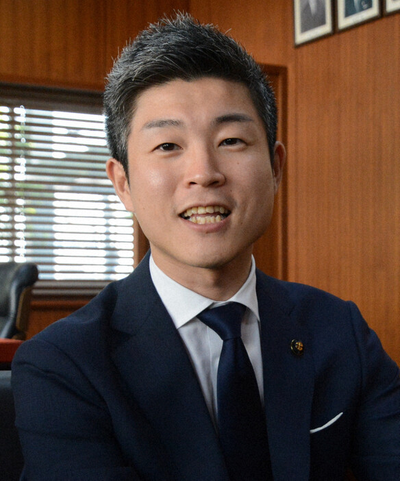 東修平・四條畷市長