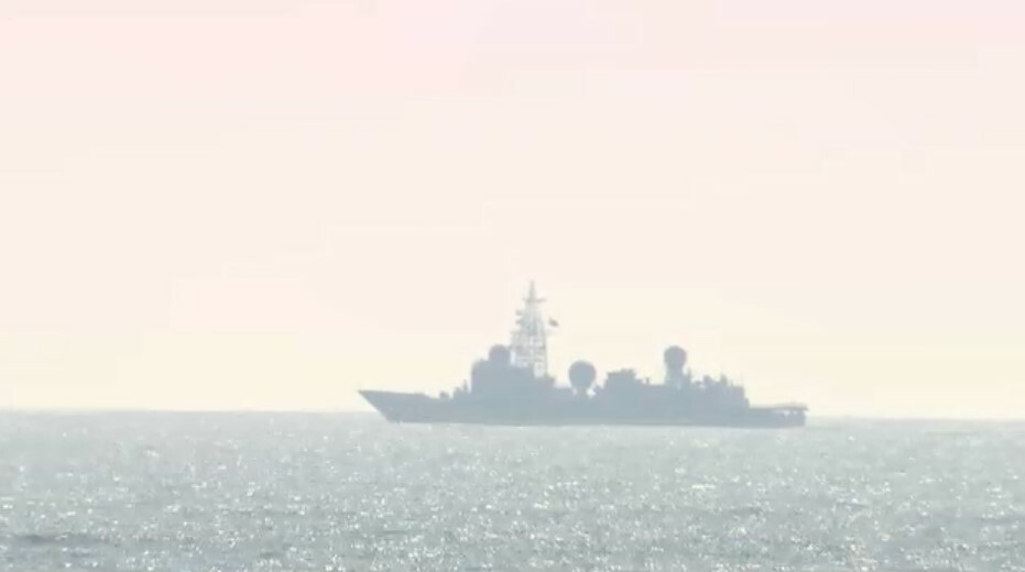 中国の情報収集艦とみられる船