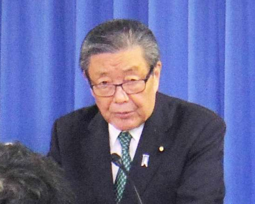 会見に臨む森山〓幹事長＝１９日、東京・永田町の自民党本部