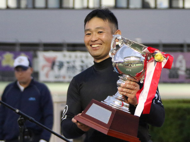 昨年11月の大垣「施設整備等協賛競輪」を制した山賀雅仁(写真提供:チャリ・ロト)