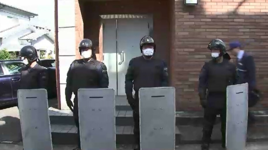 道仁会本部事務所を家宅捜索(12日、福岡・久留米市)