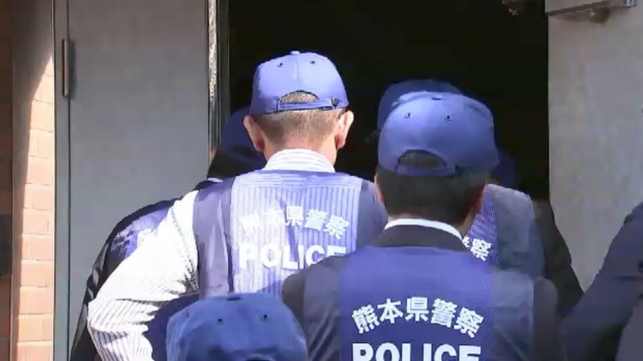 道仁会本部事務所を家宅捜索(12日、福岡・久留米市)