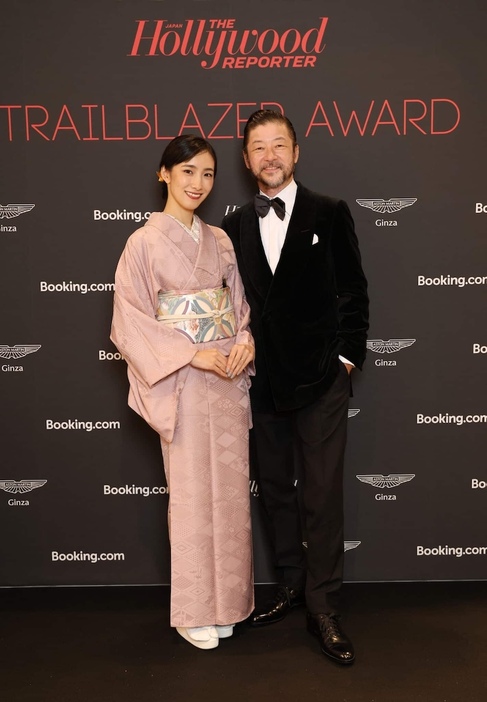 浅野忠信さんと妻で俳優・モデルの中田クルミさん