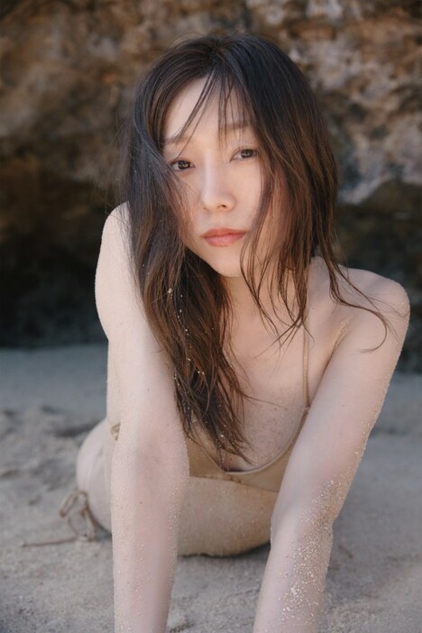 須田亜香里写真集より