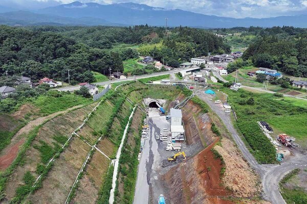 国道13号福島西道路の現況。浅川トンネル（仮称）起点側坑口付近（画像：国土交通省東北地方整備局福島河川国道事務所）。