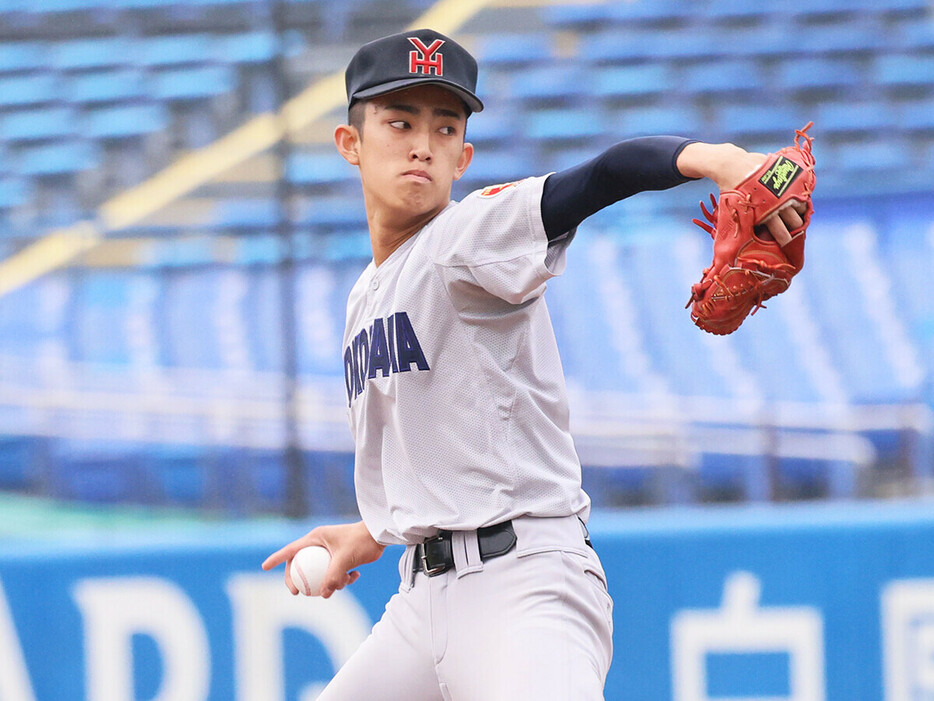 神宮大会で明徳義塾を２安打完封した横浜高の１年生・織田翔希　photo by Ohtomo Yoshiyuki