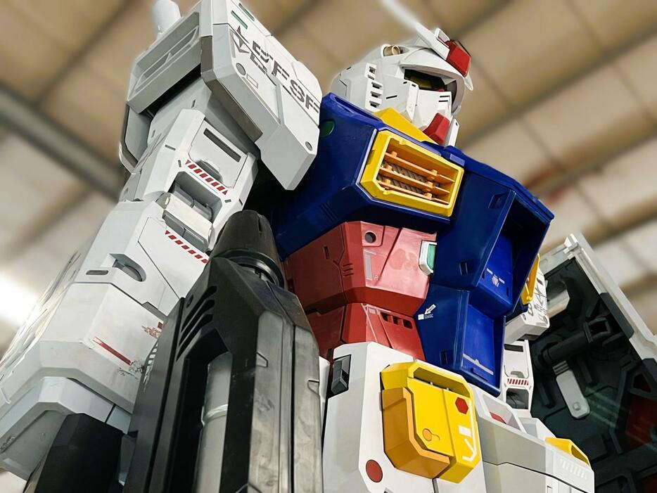 アニメ「機動戦士ガンダム」誕生45周年を記念したイベント「Mobile Suit Gundam 45th Anniversary @tmtplaza」が「屯門市広場（tmtplaza）」で始まった