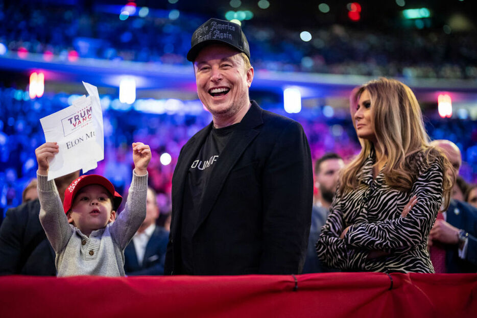 トランプの選挙集会に参加したイーロン・マスク（Jabin Botsford/The Washington Post via Getty Images）