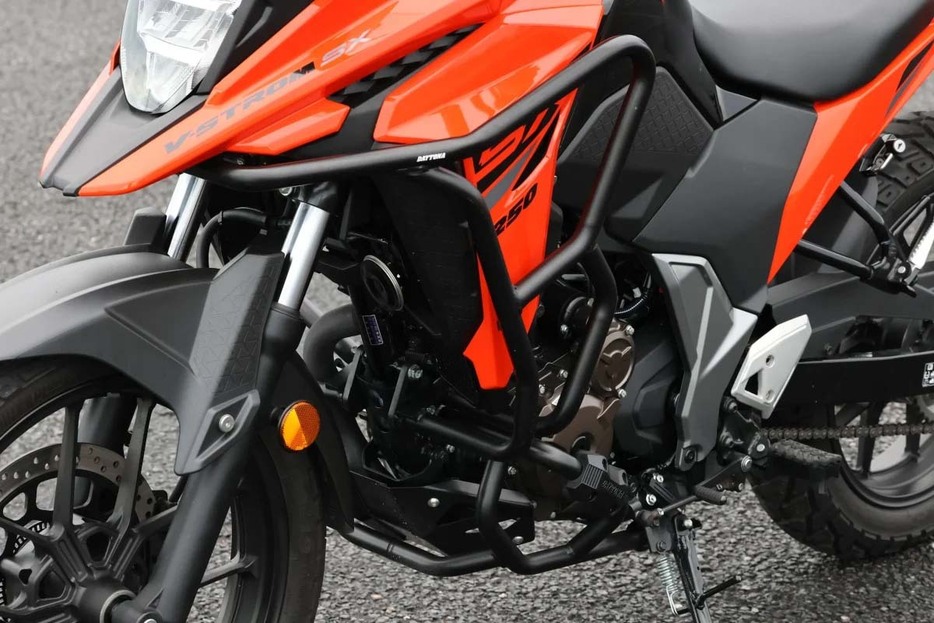 「パイプエンジンガード Vストローム250SX（'23） Upper」＆「パイプエンジンガード Vストローム250SX（'23） Lower」