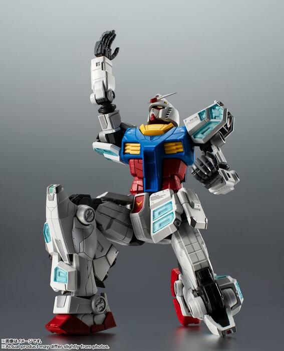 「RX-78F00／E ガンダム」のフィギュア「ROBOT魂＜SIDE MS＞RX-78F00／E ガンダム」（c）創通・サンライズ