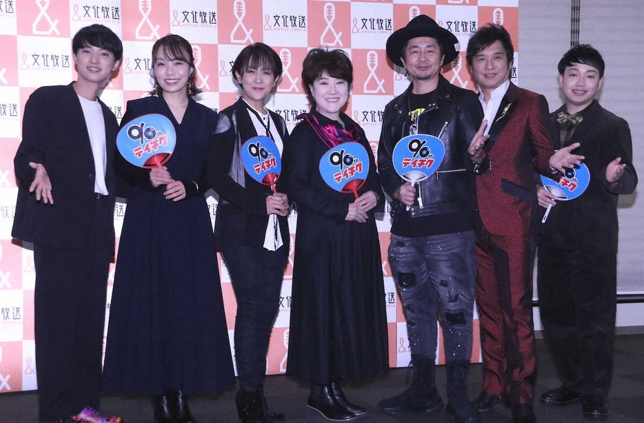 ＜文化放送「浜祭」×テイチク90周年コラボ企画＞イベント後囲み取材に応じた（左から）青山新、杜このみ、あさみちゆき、川中美幸、増子直純、松原健之、三丘翔太