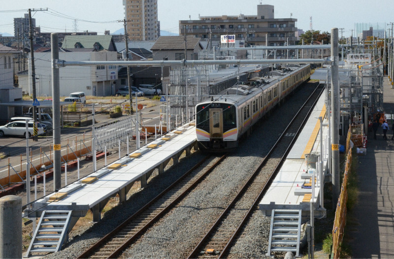 2024年度末の開業を目指して工事が進められるJR越後線の新駅「上所駅」＝新潟市中央区で2024年10月27日午前10時43分、神崎修一撮影