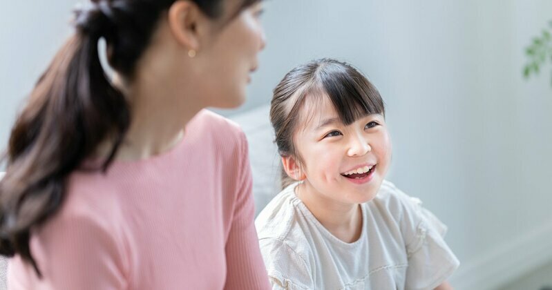 家でゆっくり話してくれる親とは違い、集団での学習では、言葉の意味を理解できない子や言葉で伝えるのが苦手な子は取り残されることがある（写真はイメージです）　Photo:PIXTA