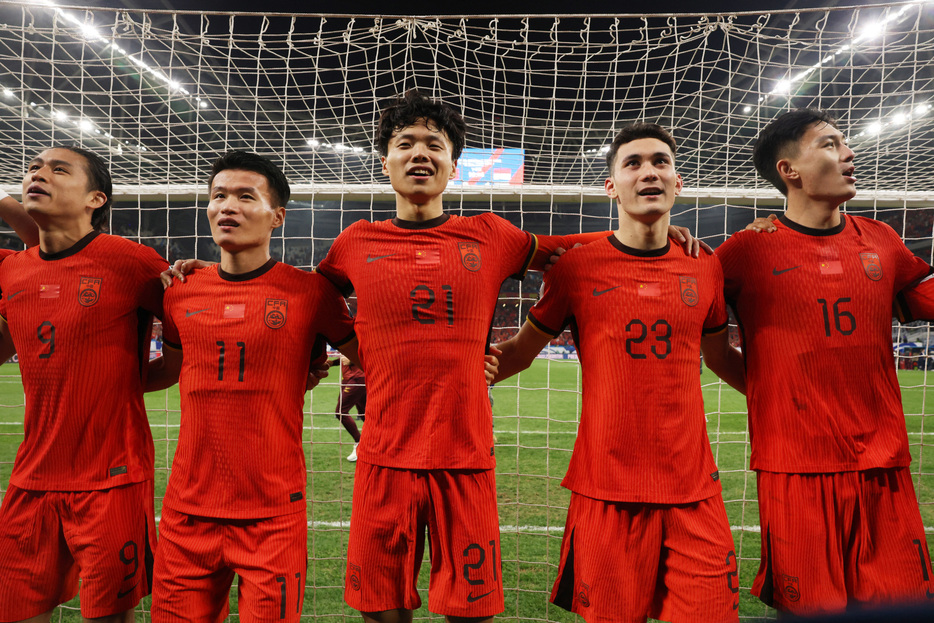 サッカーの中国代表（写真）は、１９日に予定される２０２６年Ｗ杯アジア最終予選で日本とホームで対戦する。中国の青島市で１０月撮影（２０２４年　ロイター）