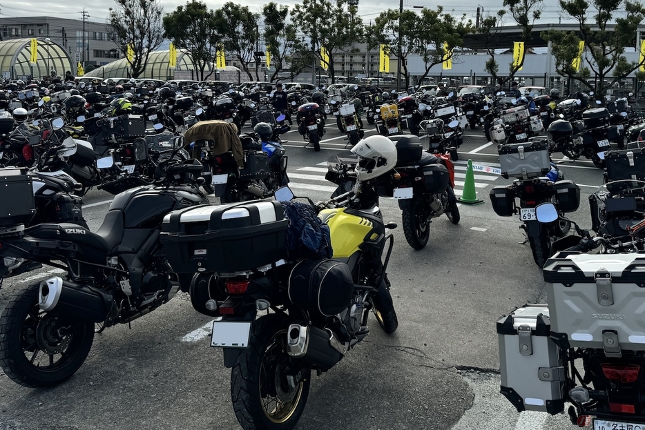 ツアラーとは、多くの荷物を載せることができ、長い距離を楽にすることができるバイクのこと