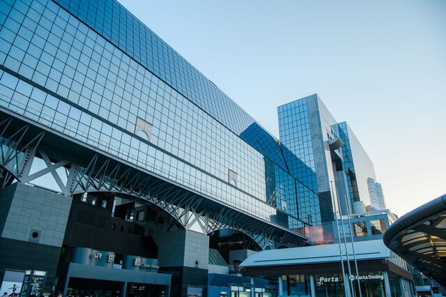 山陰本線の始発駅、京都駅(秋実 鶴谷/stock.adobe.com)