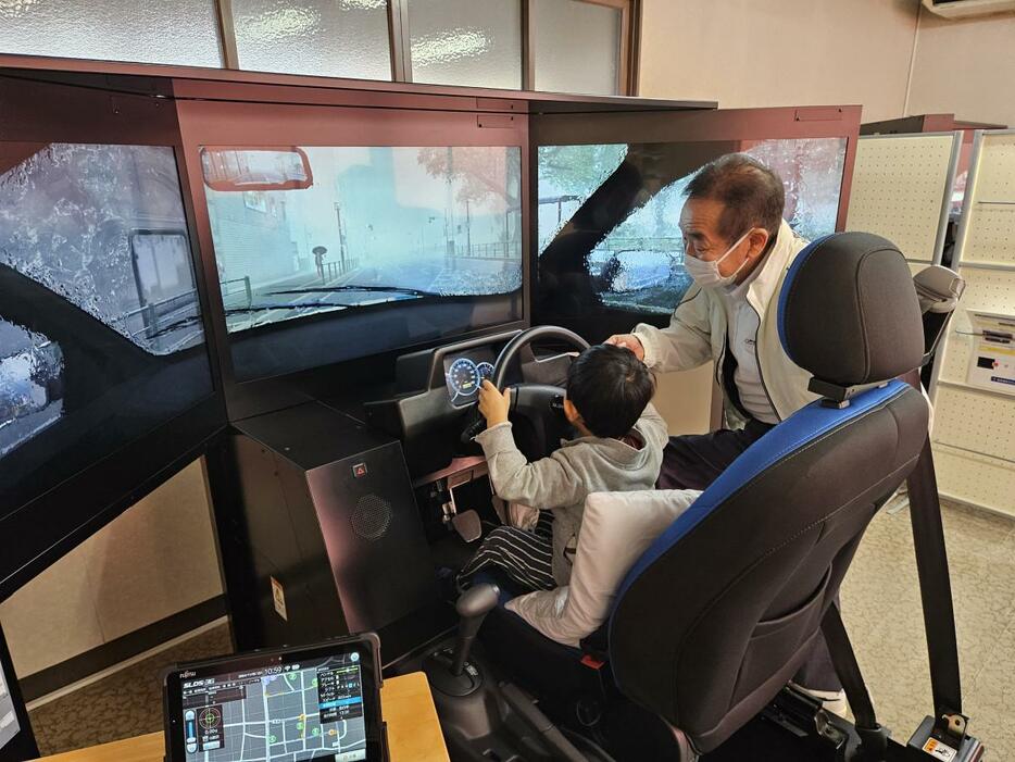 運転のシミュレーションの様子