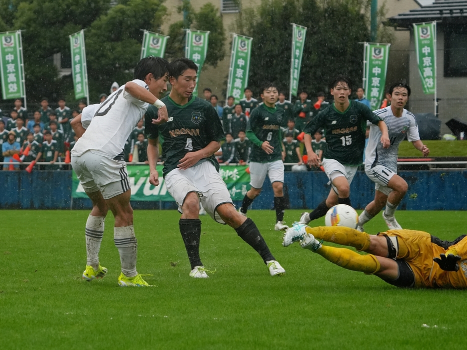 FW中村祐斗(3年=FCオリベ多治見)が先制ゴール(Tatsuya TAKEUCHI/GEKISAKA)